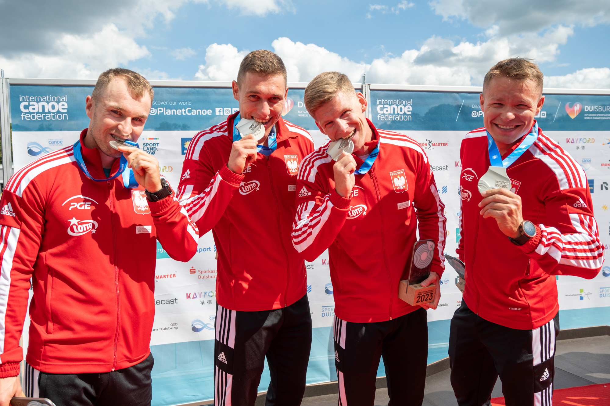 Kolejne dwa srebra Polaków w mistrzostwach świata w Duisburgu. Głazunow wywalczył kwalifikację na igrzyska! [WIDEO]